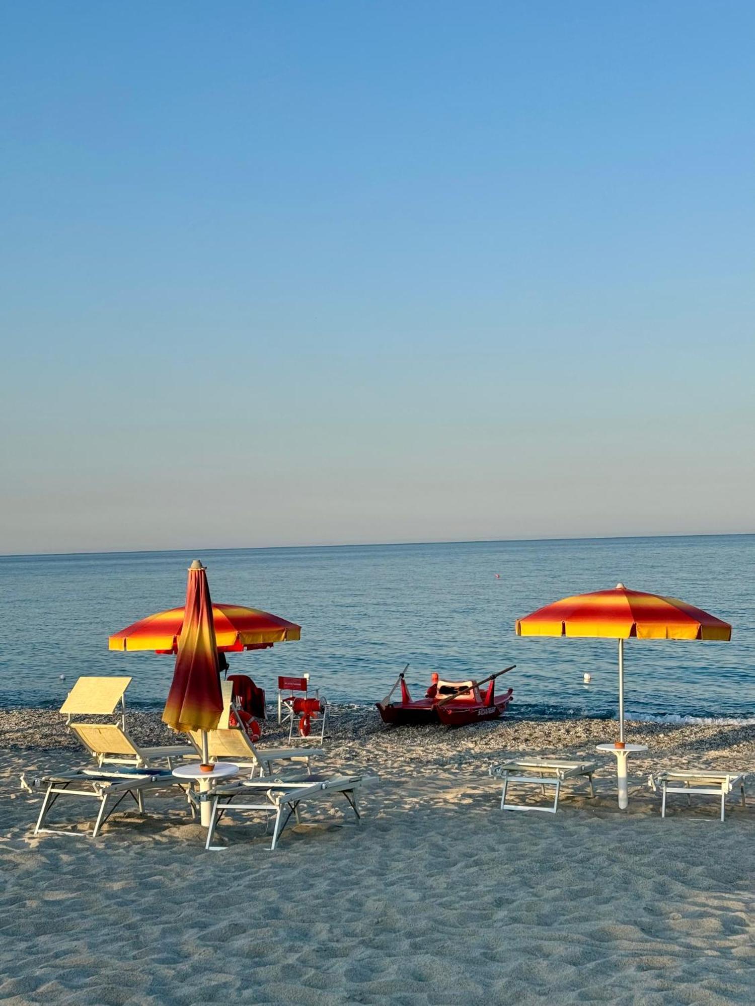 Villaggio Camping Poseidon - Bungalows & Rooms With Sea View In Nature Santa Caterina Dello Ionio Marina Exterior foto