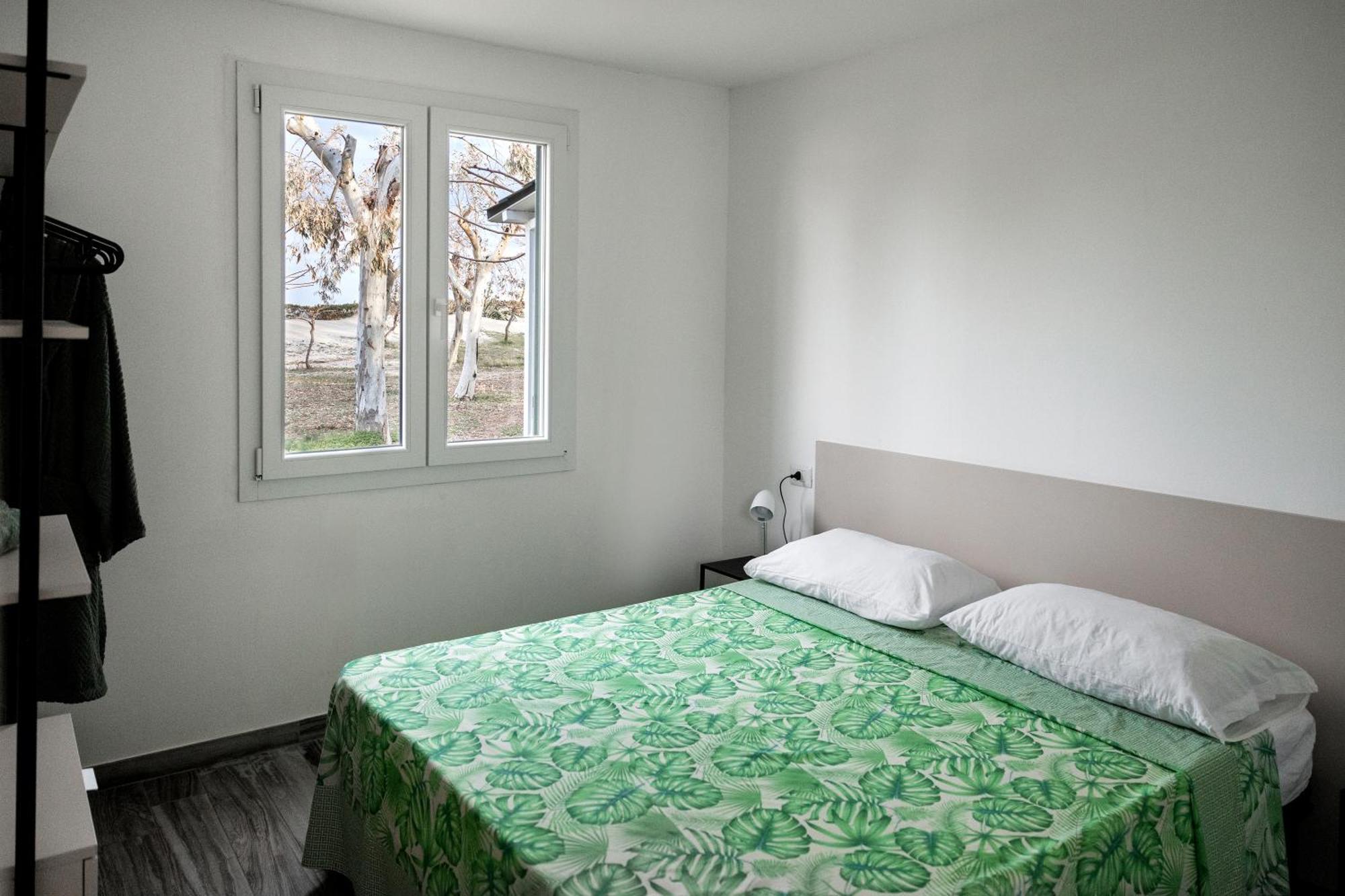 Villaggio Camping Poseidon - Bungalows & Rooms With Sea View In Nature Santa Caterina Dello Ionio Marina Exterior foto